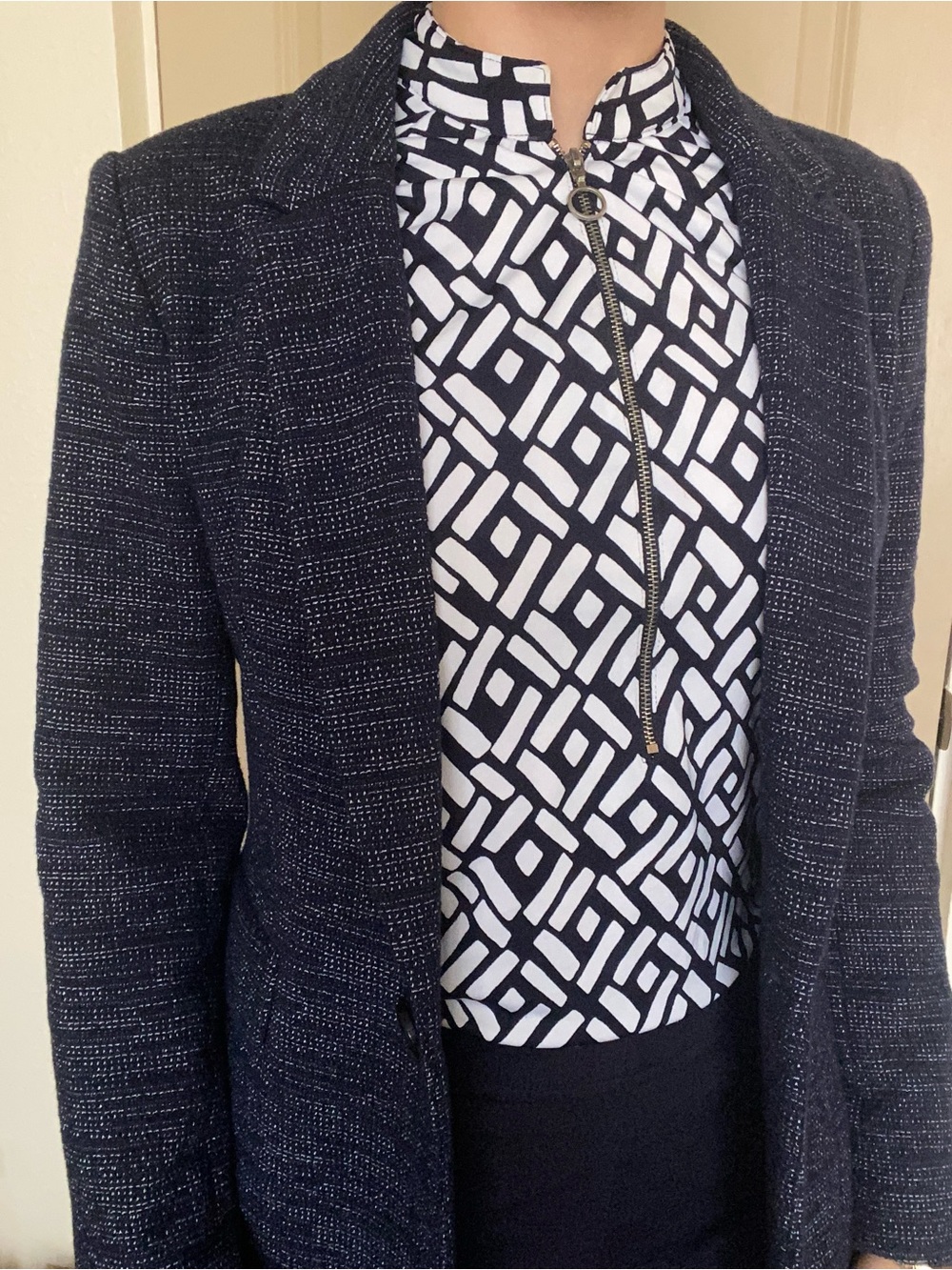 PerSeption Concept Black & White Geometric Zip-Front Blouse